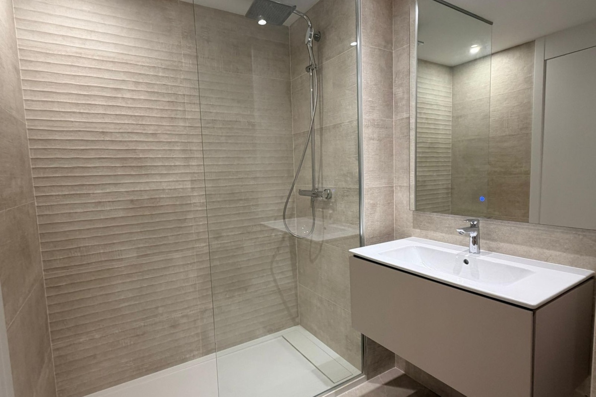 Resale - apartment - Marbella - Bahía de Marbella