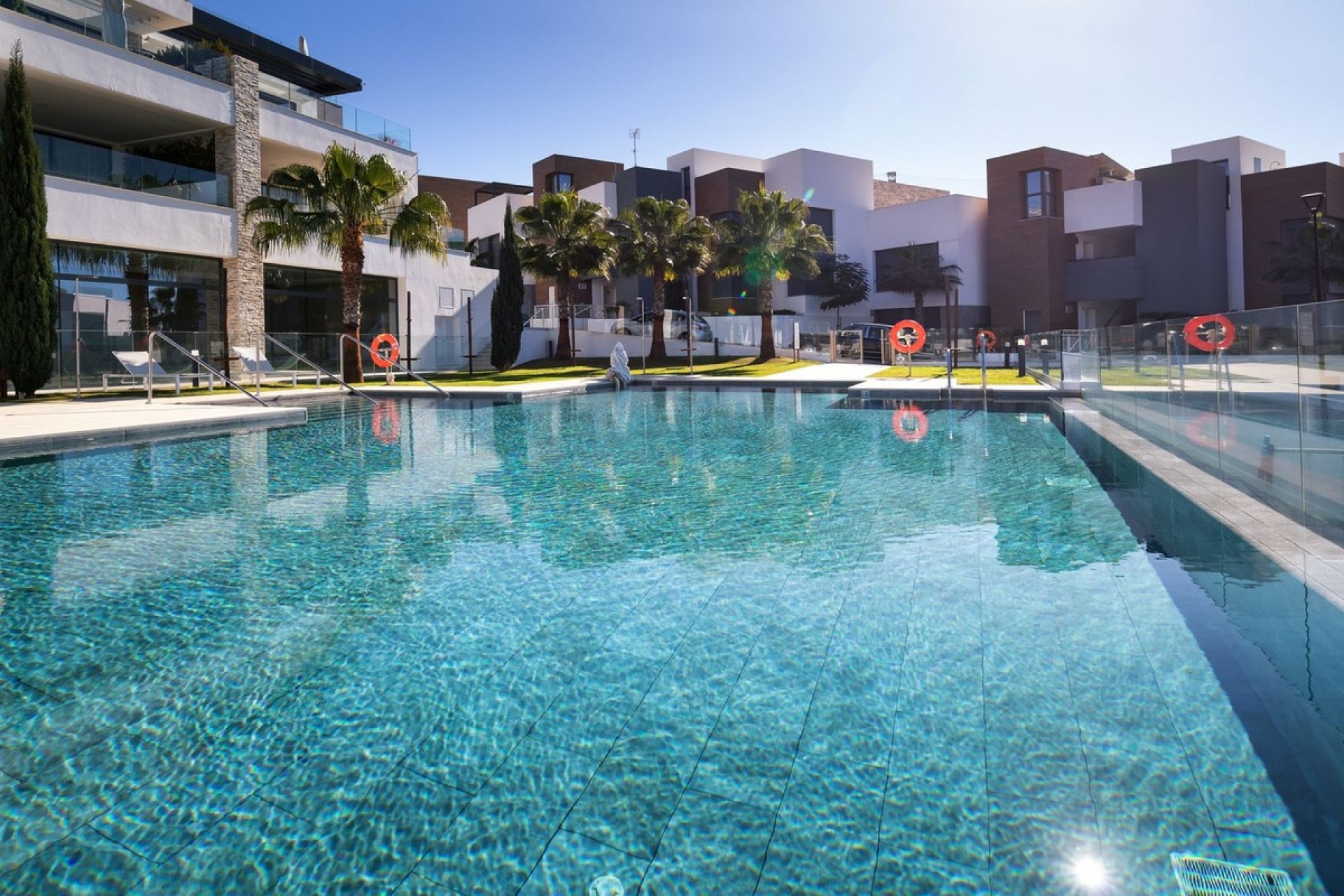 Resale - apartment - Marbella - Cabopino
