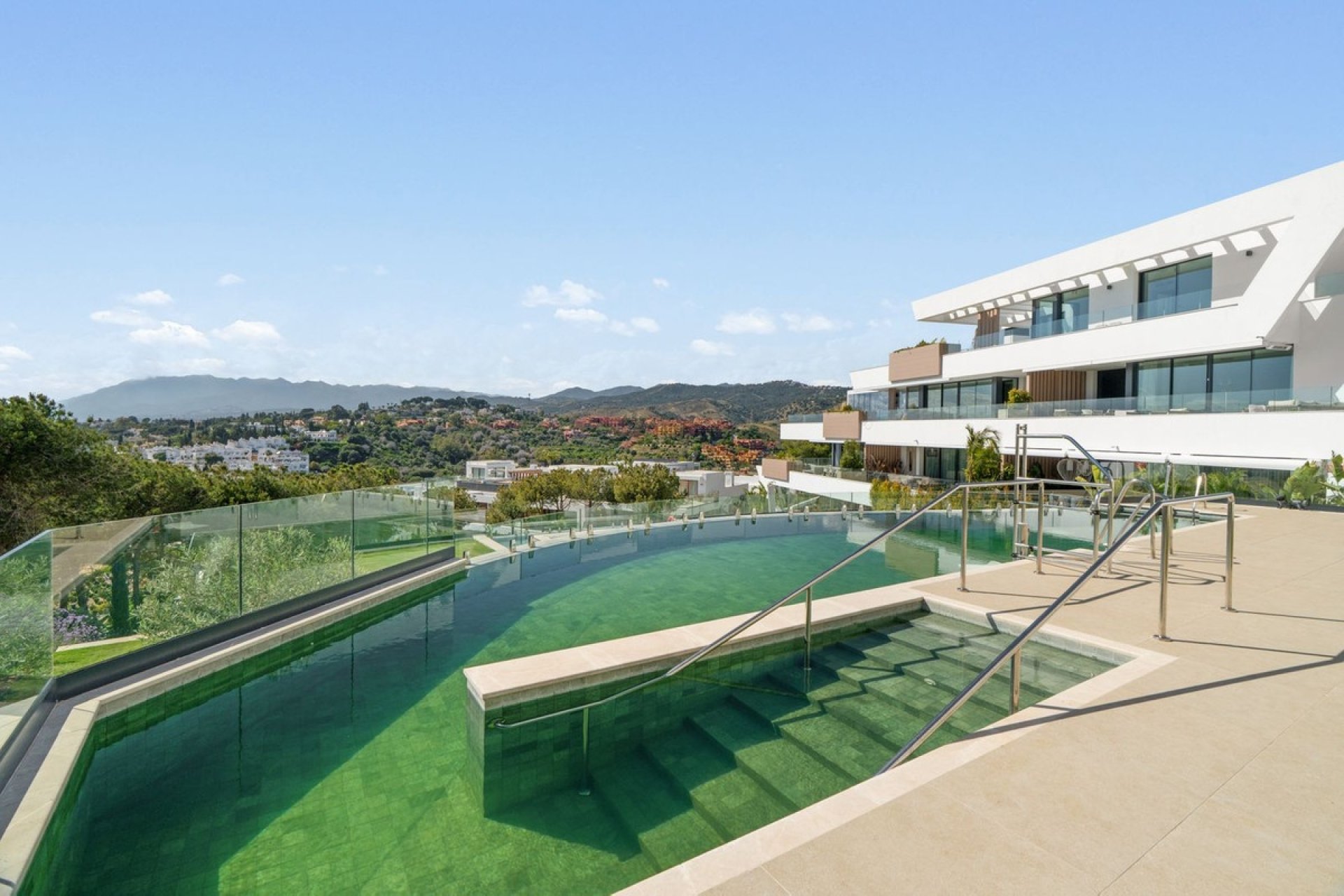 Resale - apartment - Marbella - Cabopino