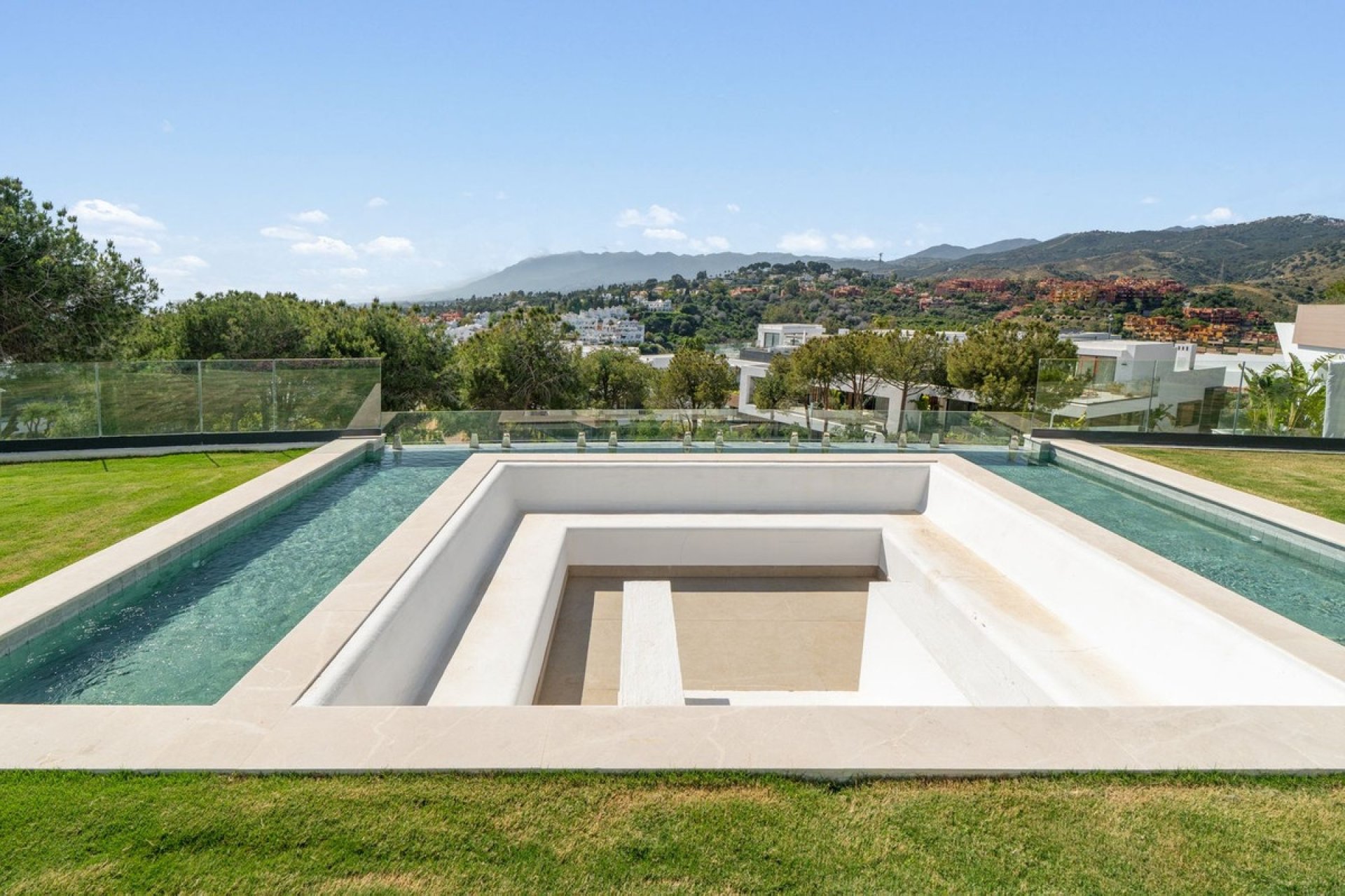 Resale - apartment - Marbella - Cabopino