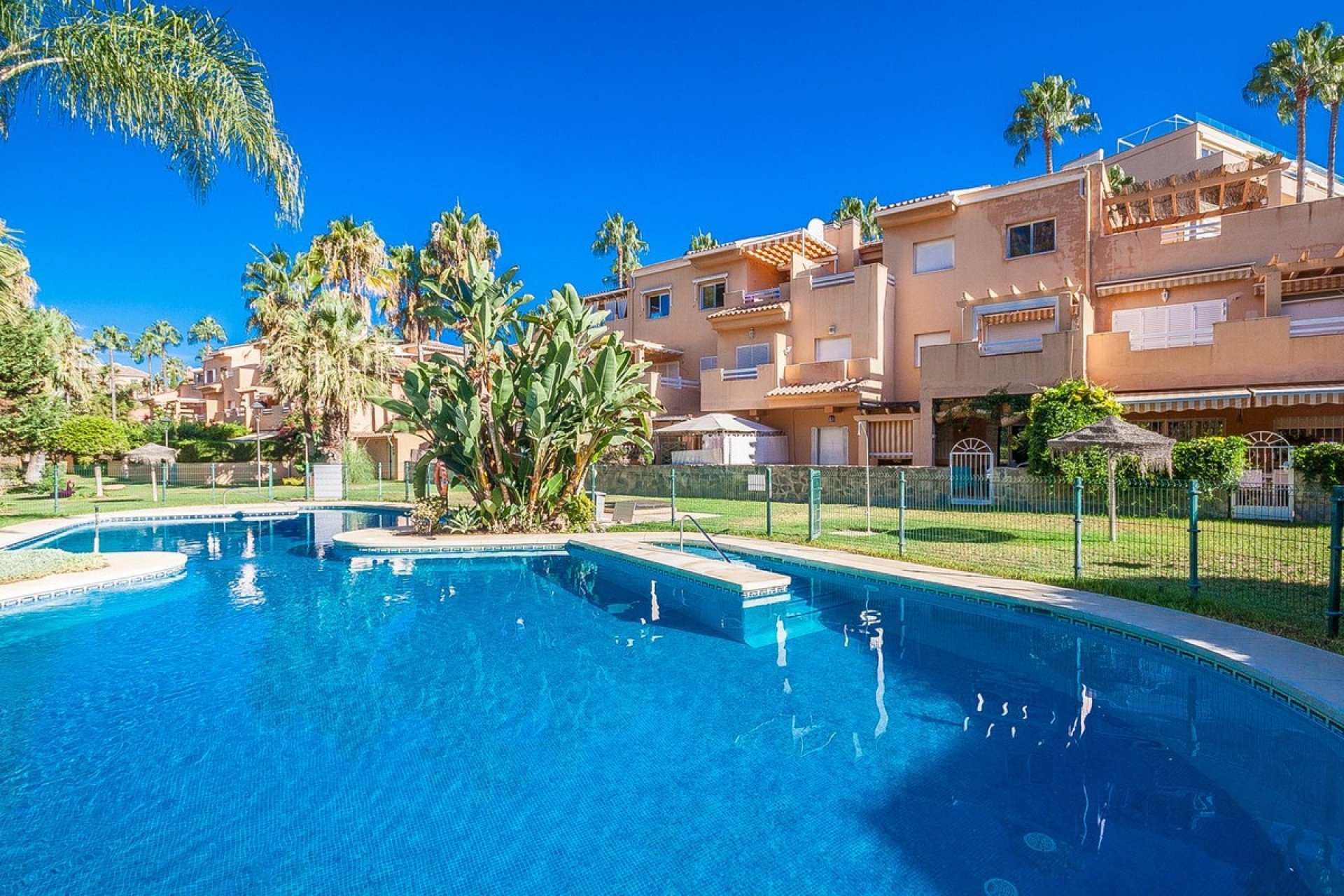 Resale - apartment - Marbella - Cabopino