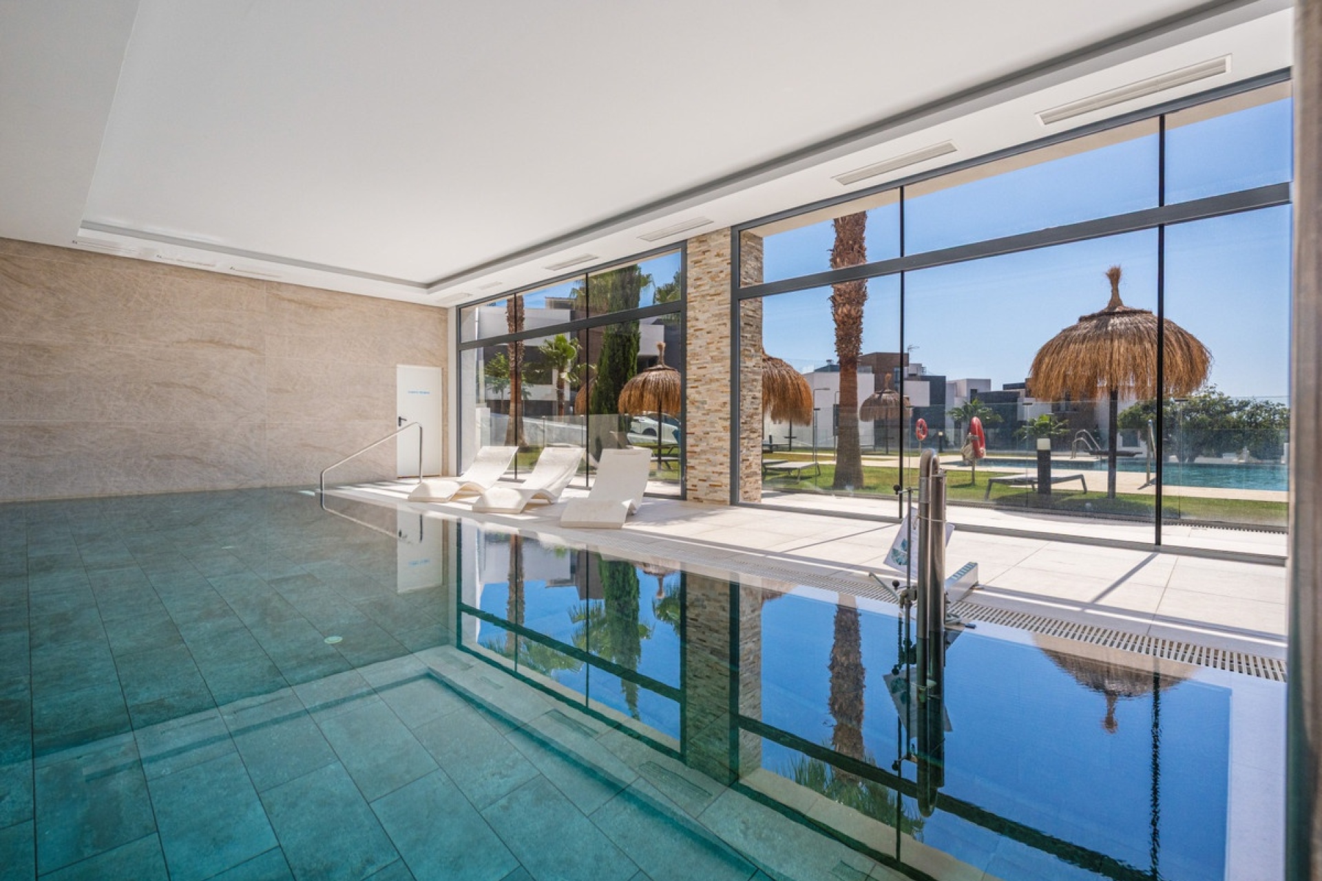 Resale - apartment - Marbella - Cabopino