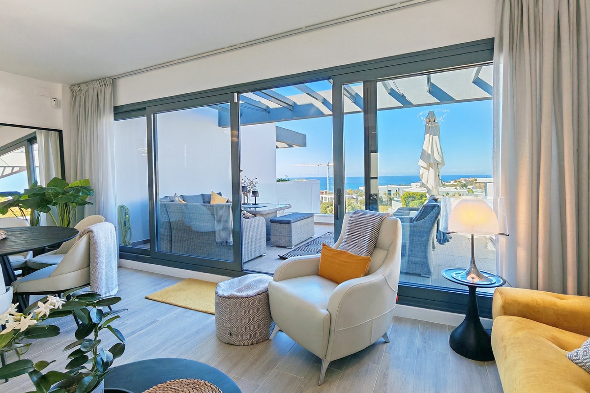 Resale - apartment - Marbella - Cabopino