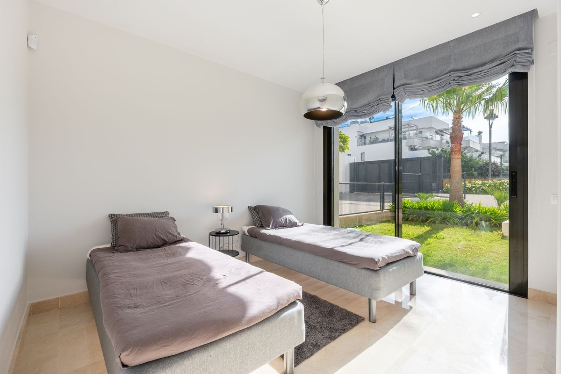 Resale - apartment - Marbella - Cabopino