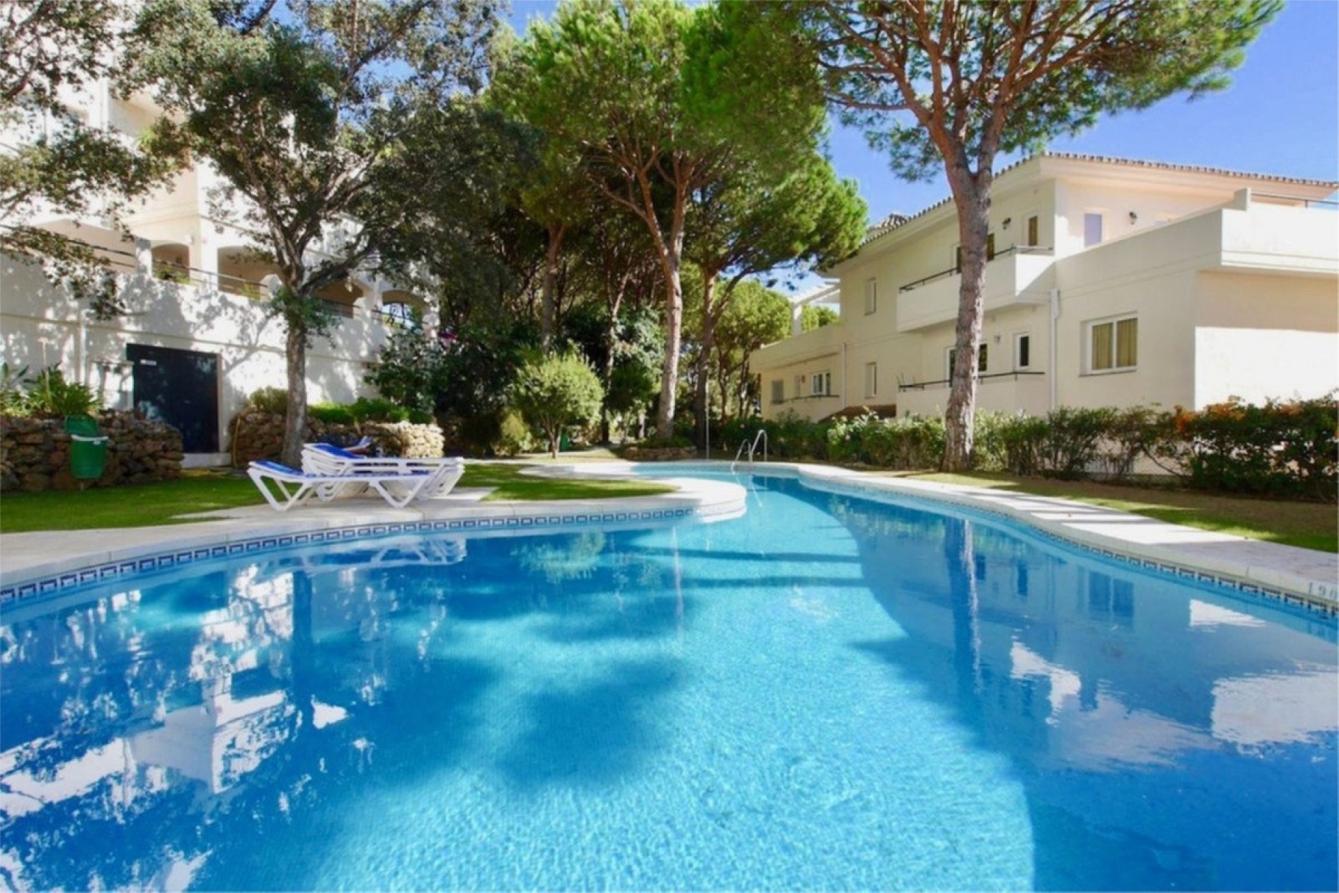Resale - apartment - Marbella - Cabopino