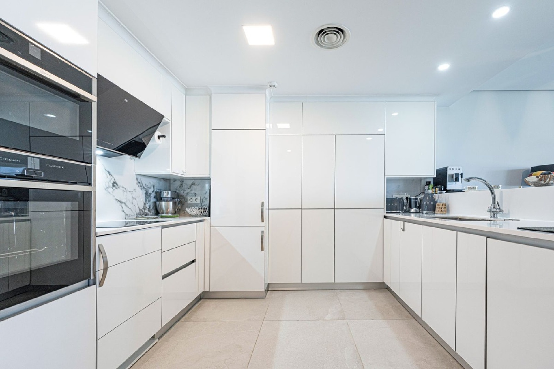 Resale - apartment - Marbella - Cabopino