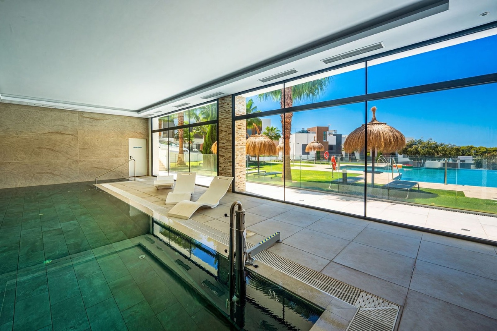 Resale - apartment - Marbella - Cabopino