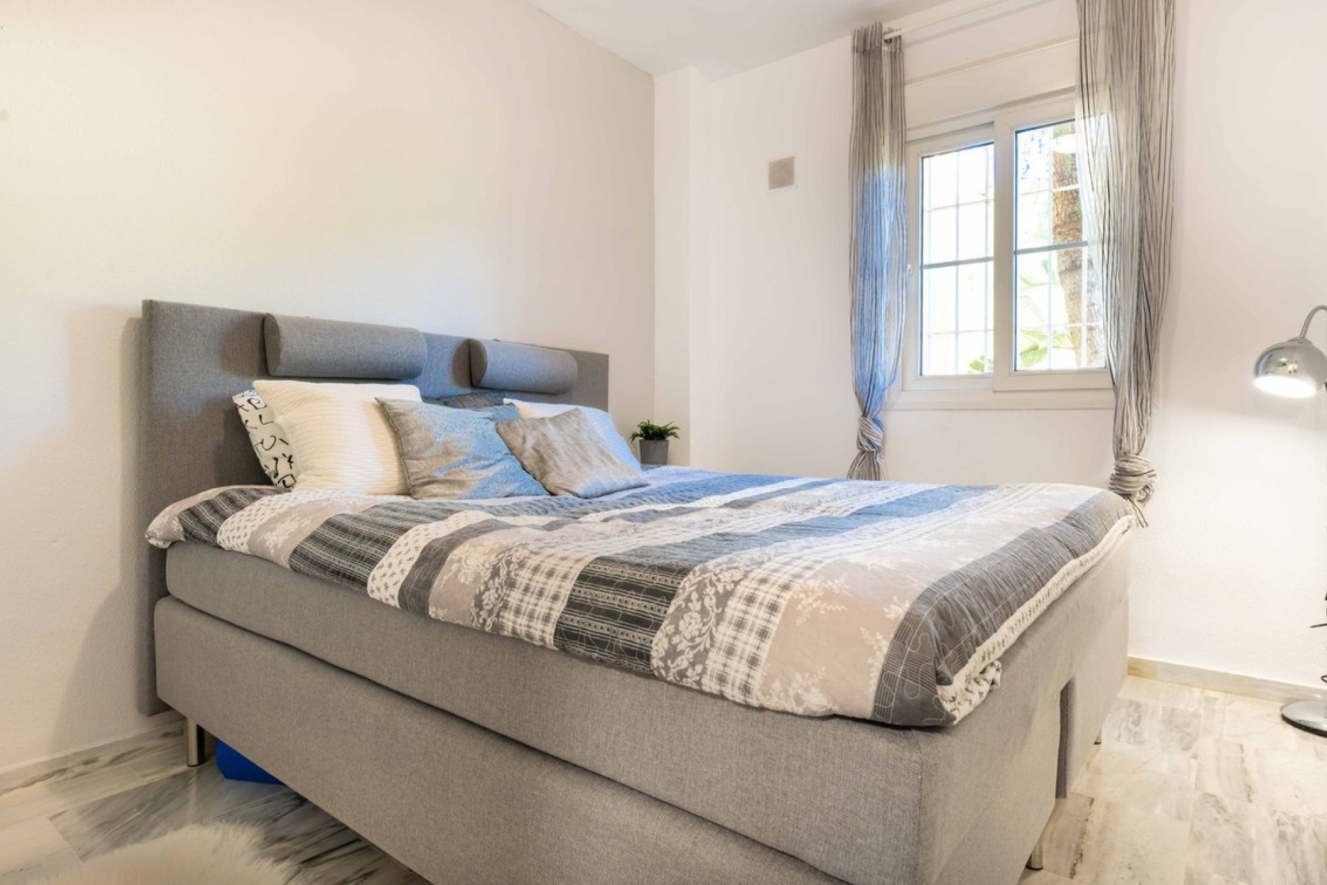 Resale - apartment - Marbella - Cabopino