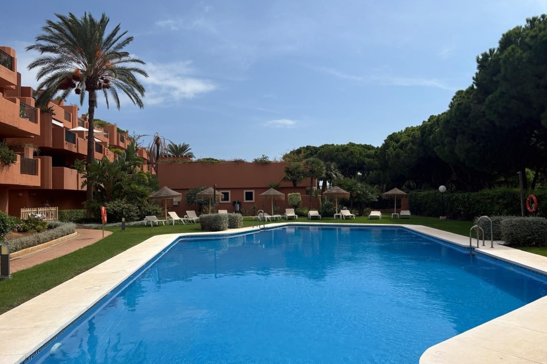 Resale - apartment - Marbella - Cabopino