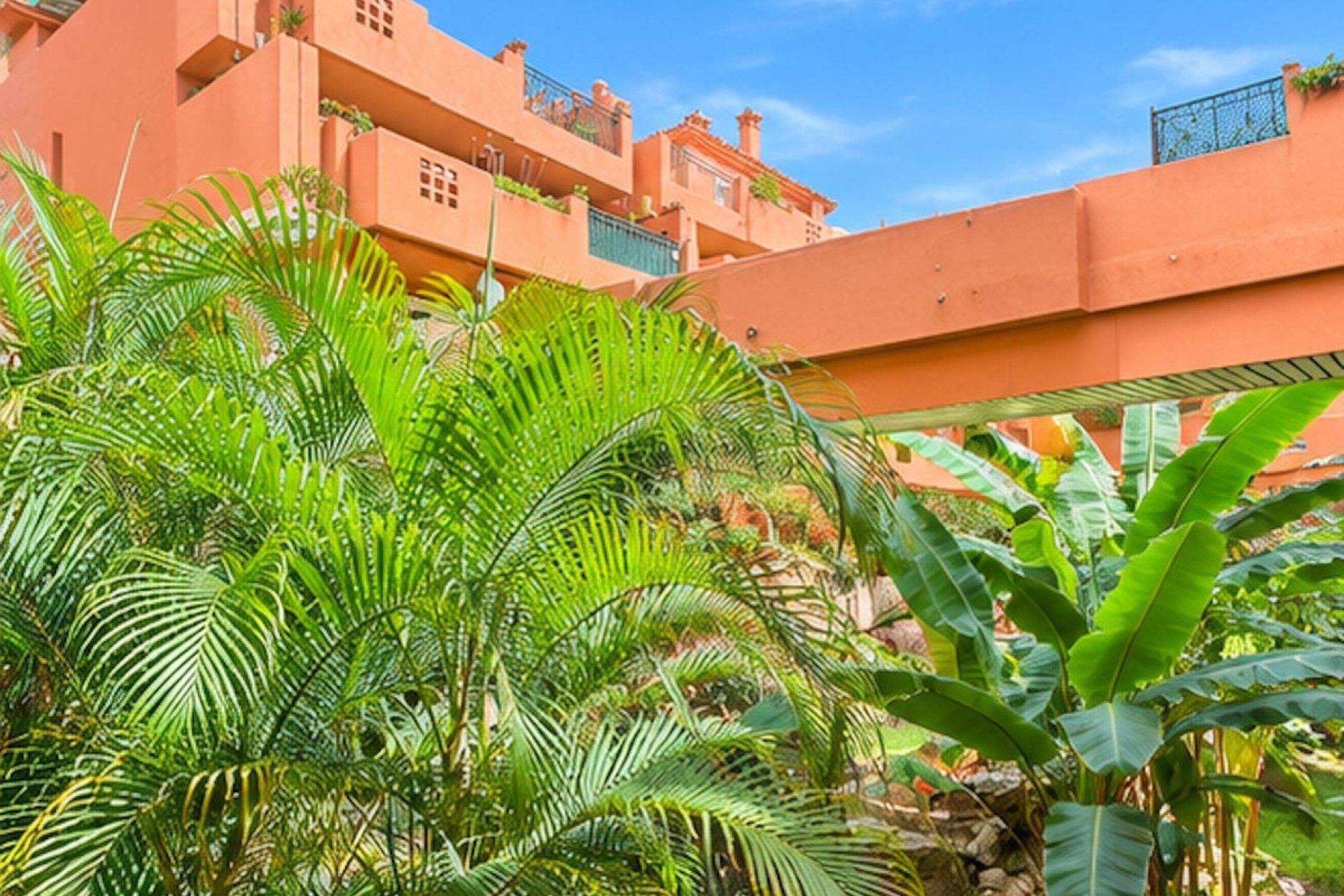 Resale - apartment - Marbella - Cabopino