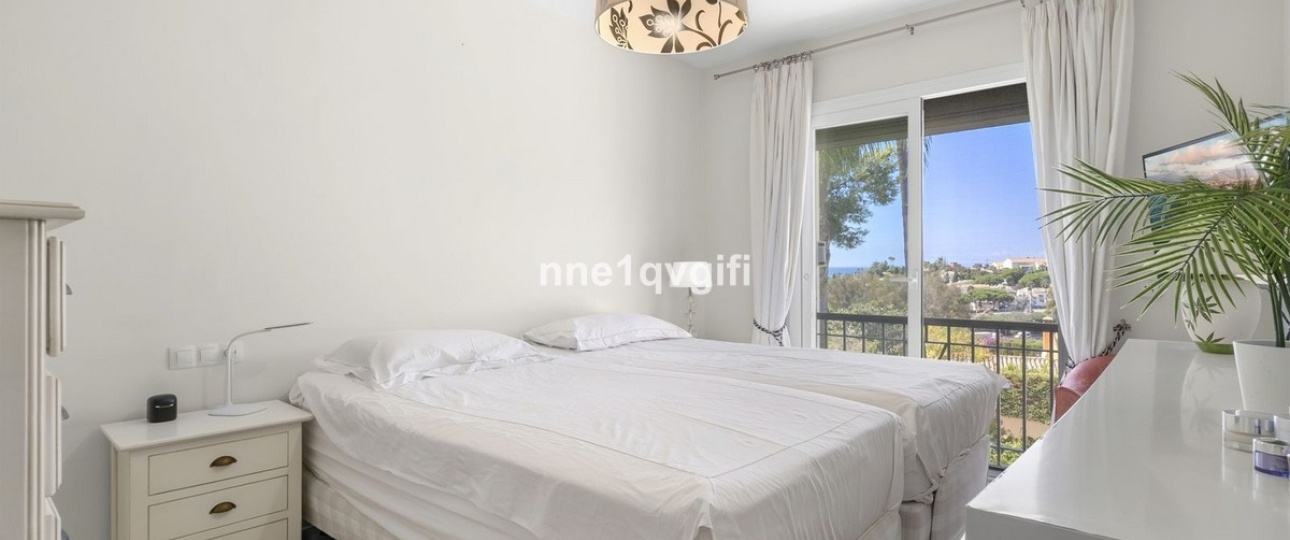 Resale - apartment - Marbella - Cabopino