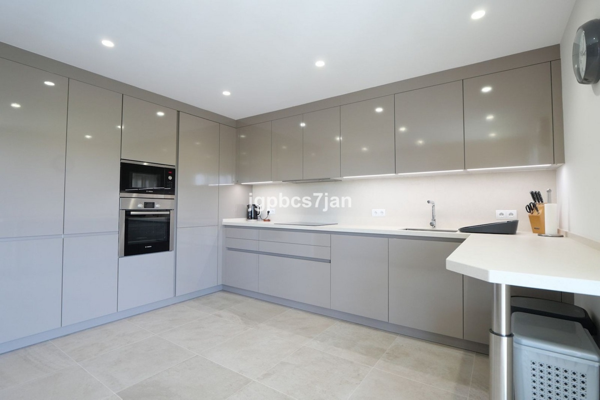 Resale - apartment - Marbella - Cabopino