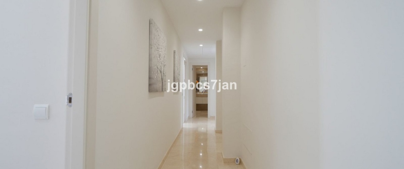 Resale - apartment - Marbella - Cabopino