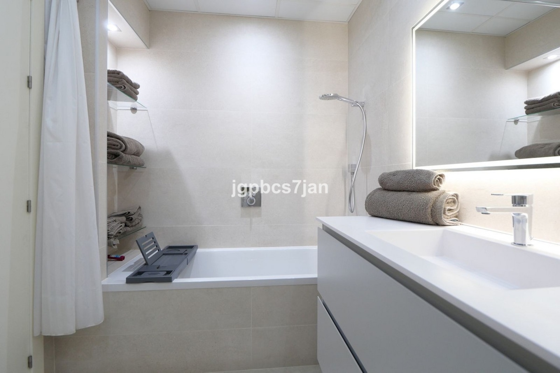 Resale - apartment - Marbella - Cabopino