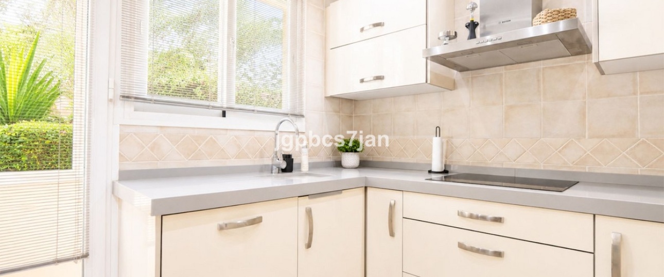 Resale - apartment - Marbella - Cabopino