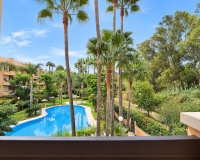 Resale - apartment - Marbella - Cabopino
