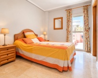 Resale - apartment - Marbella - Cabopino