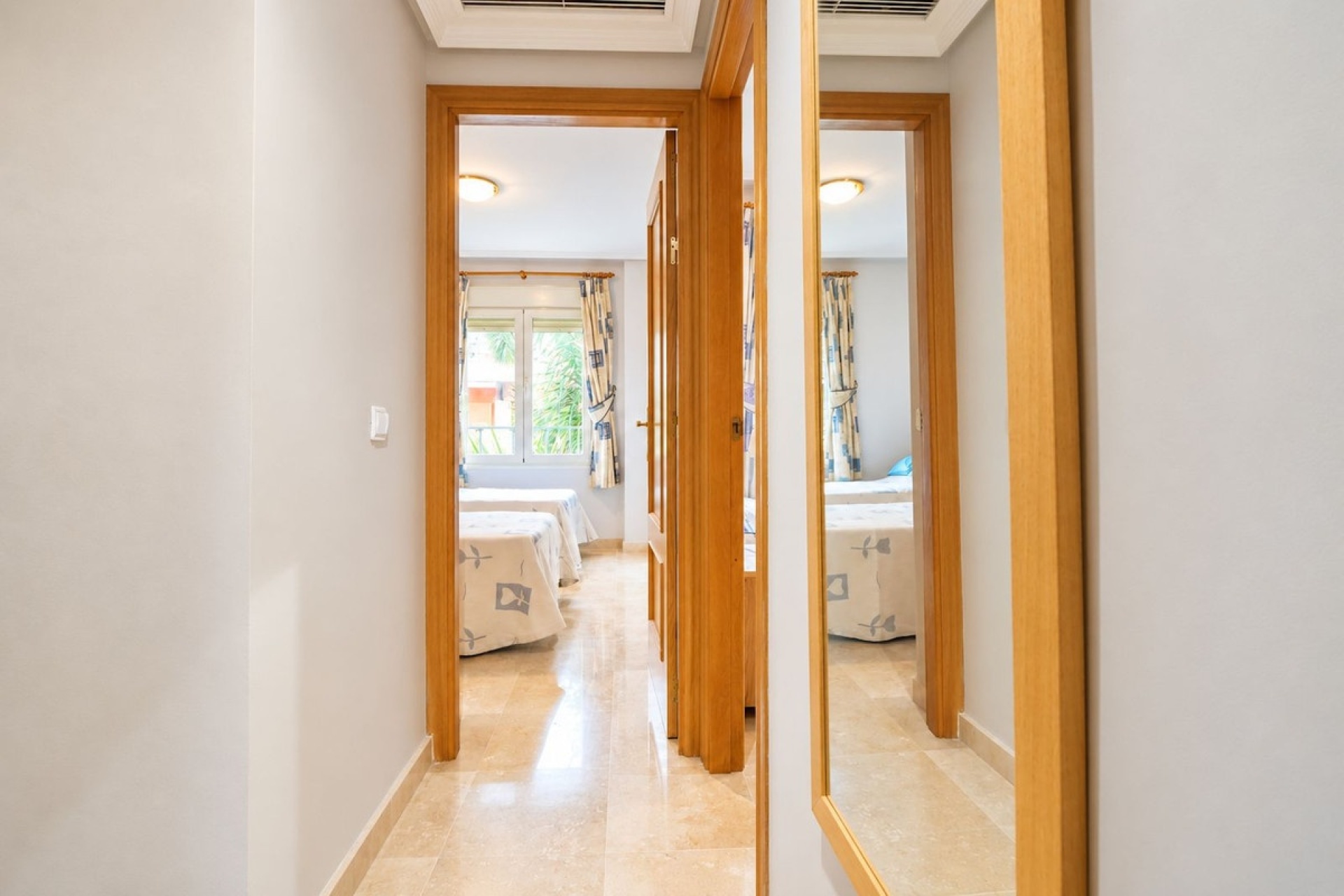Resale - apartment - Marbella - Cabopino