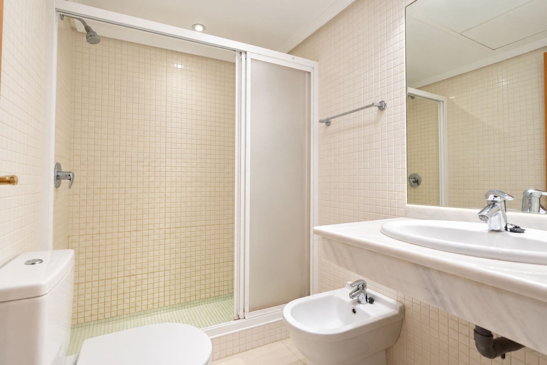 Resale - apartment - Marbella - Cabopino