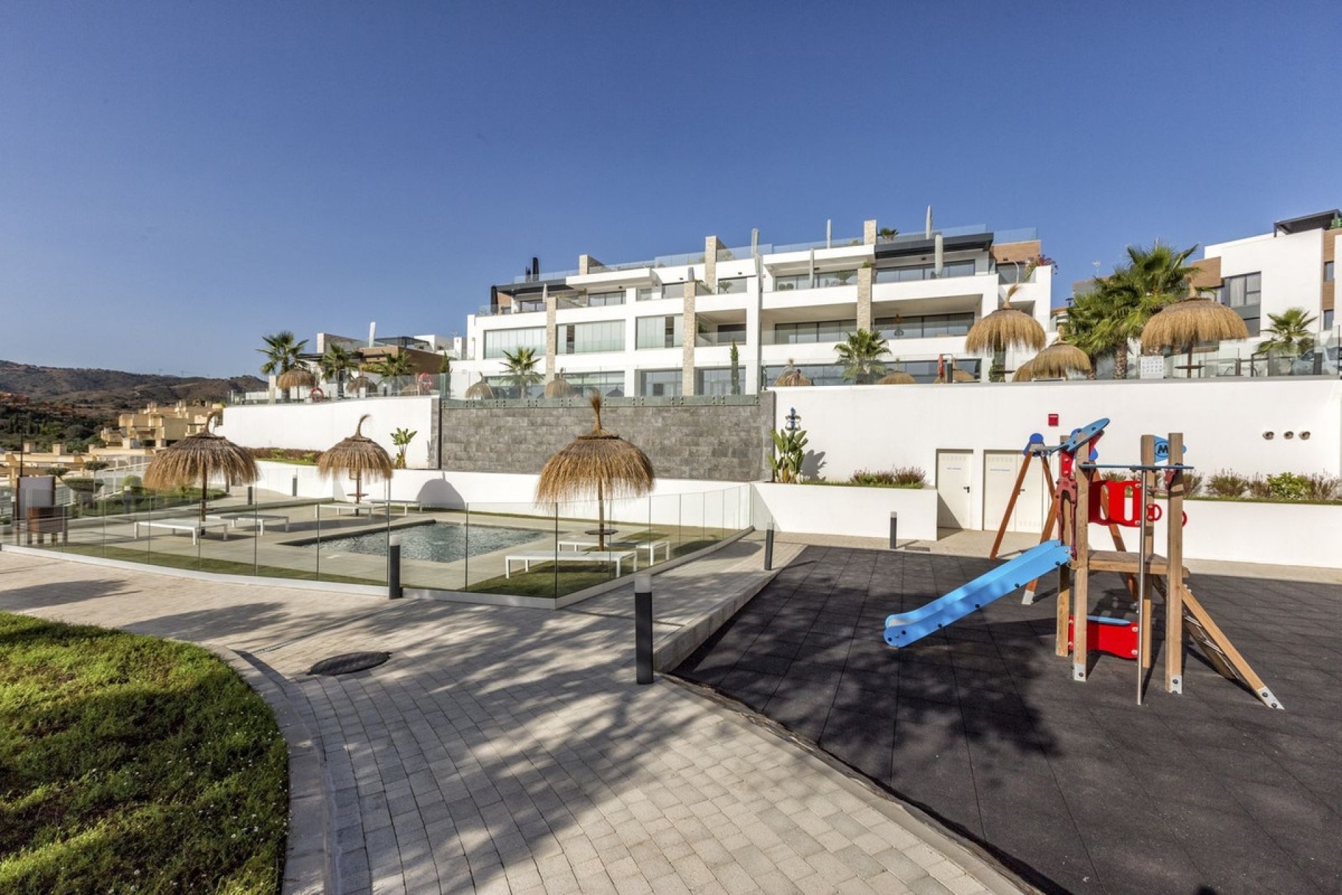 Resale - apartment - Marbella - Cabopino