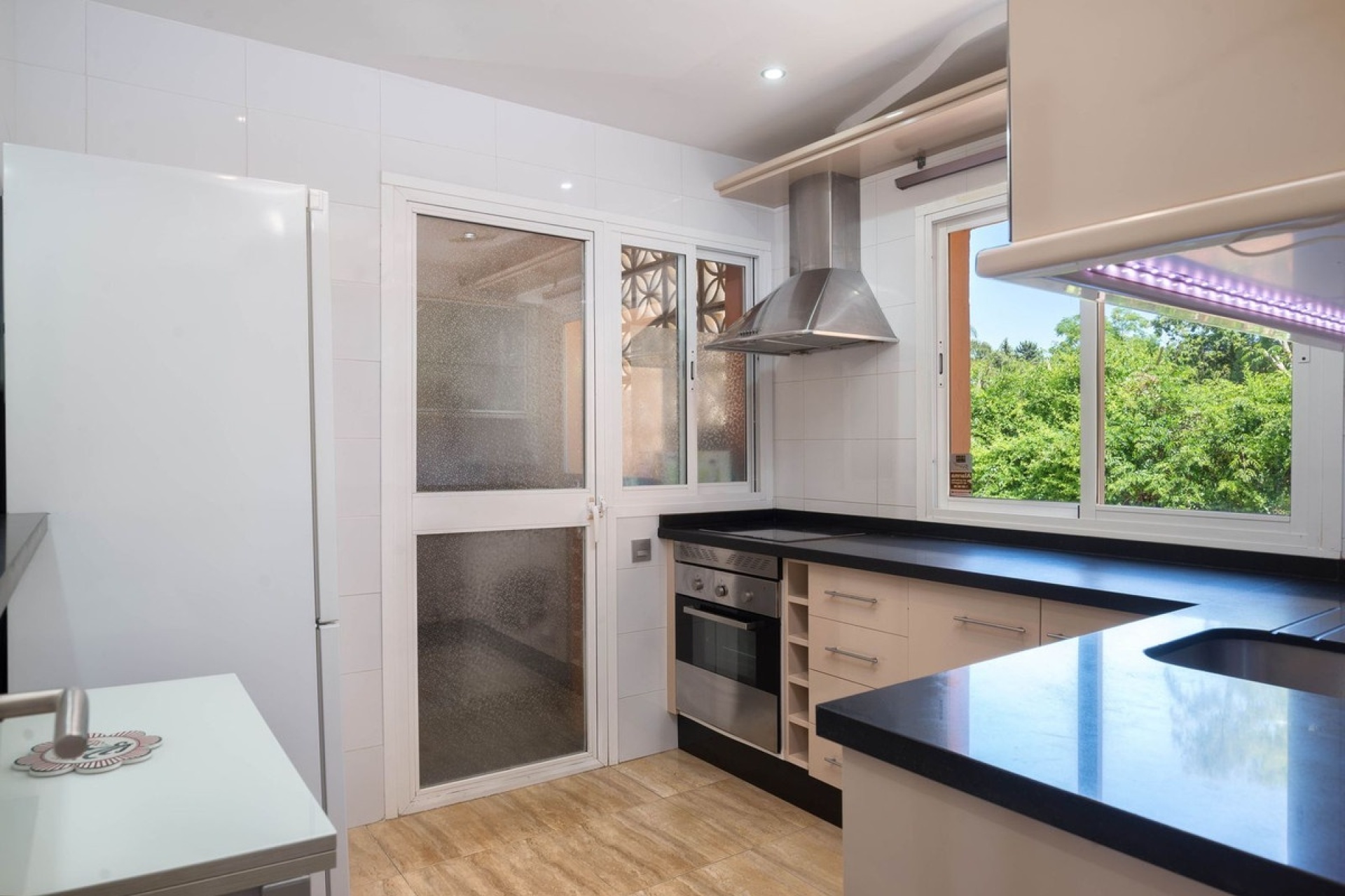 Resale - apartment - Marbella - Carib Playa
