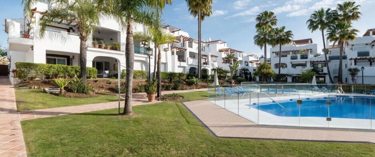 Resale - apartment - Marbella - Cortijo Blanco