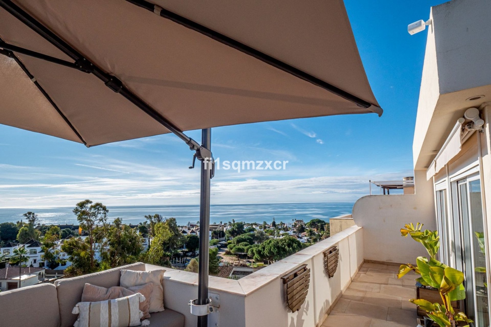 Resale - apartment - Marbella - Costabella