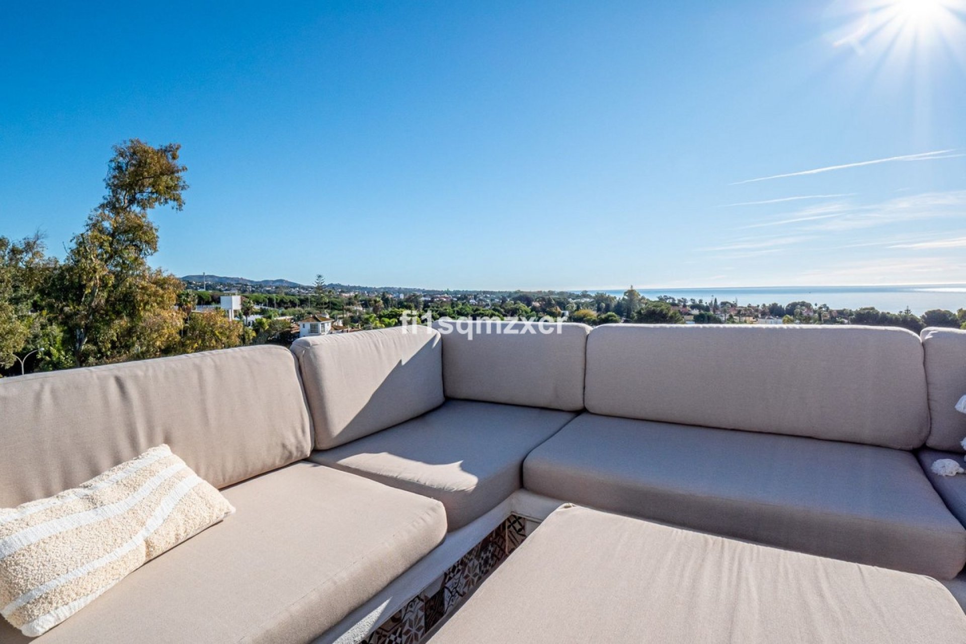 Resale - apartment - Marbella - Costabella