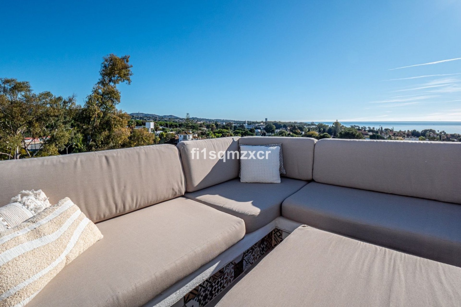 Resale - apartment - Marbella - Costabella
