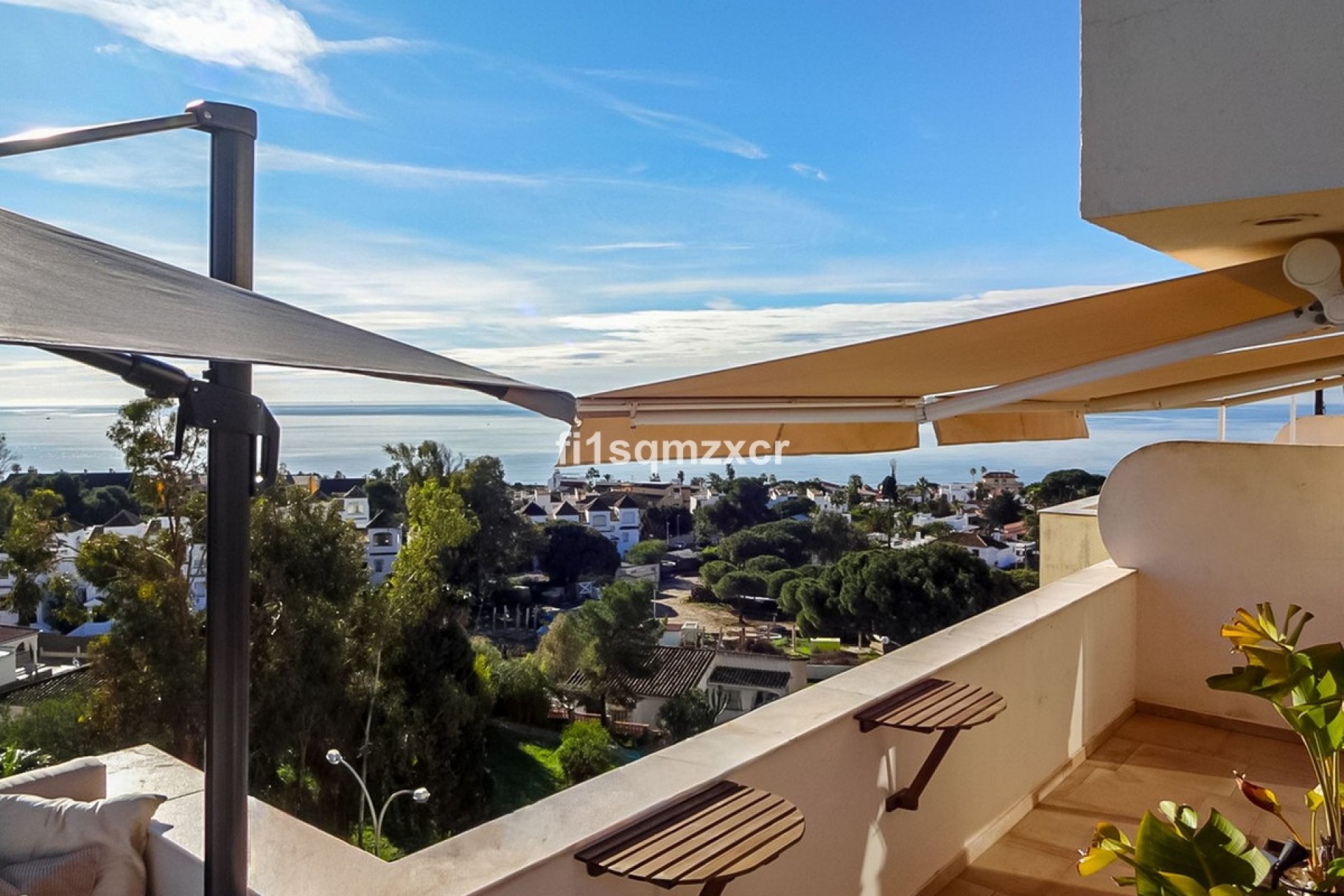 Resale - apartment - Marbella - Costabella