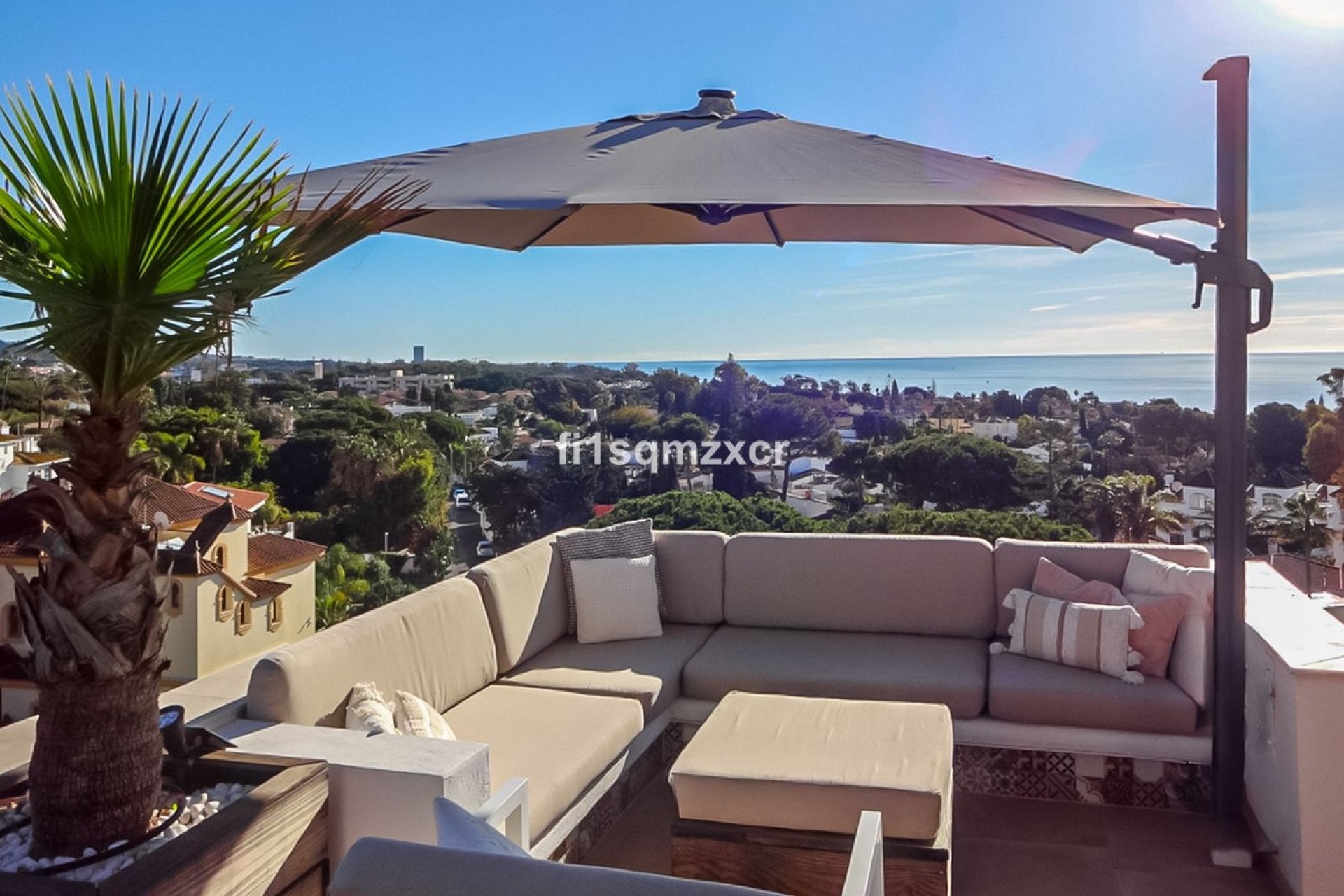 Resale - apartment - Marbella - Costabella