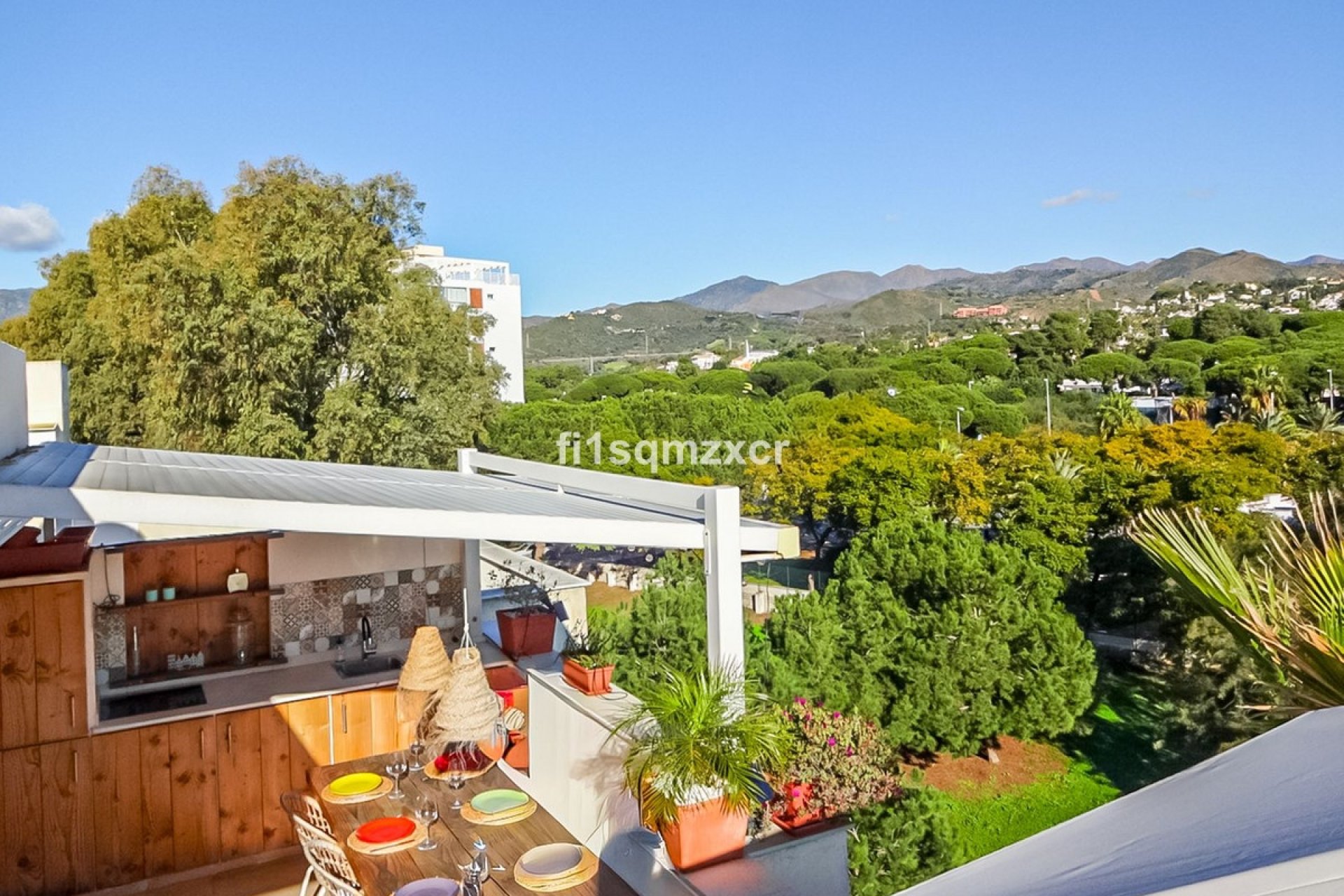 Resale - apartment - Marbella - Costabella