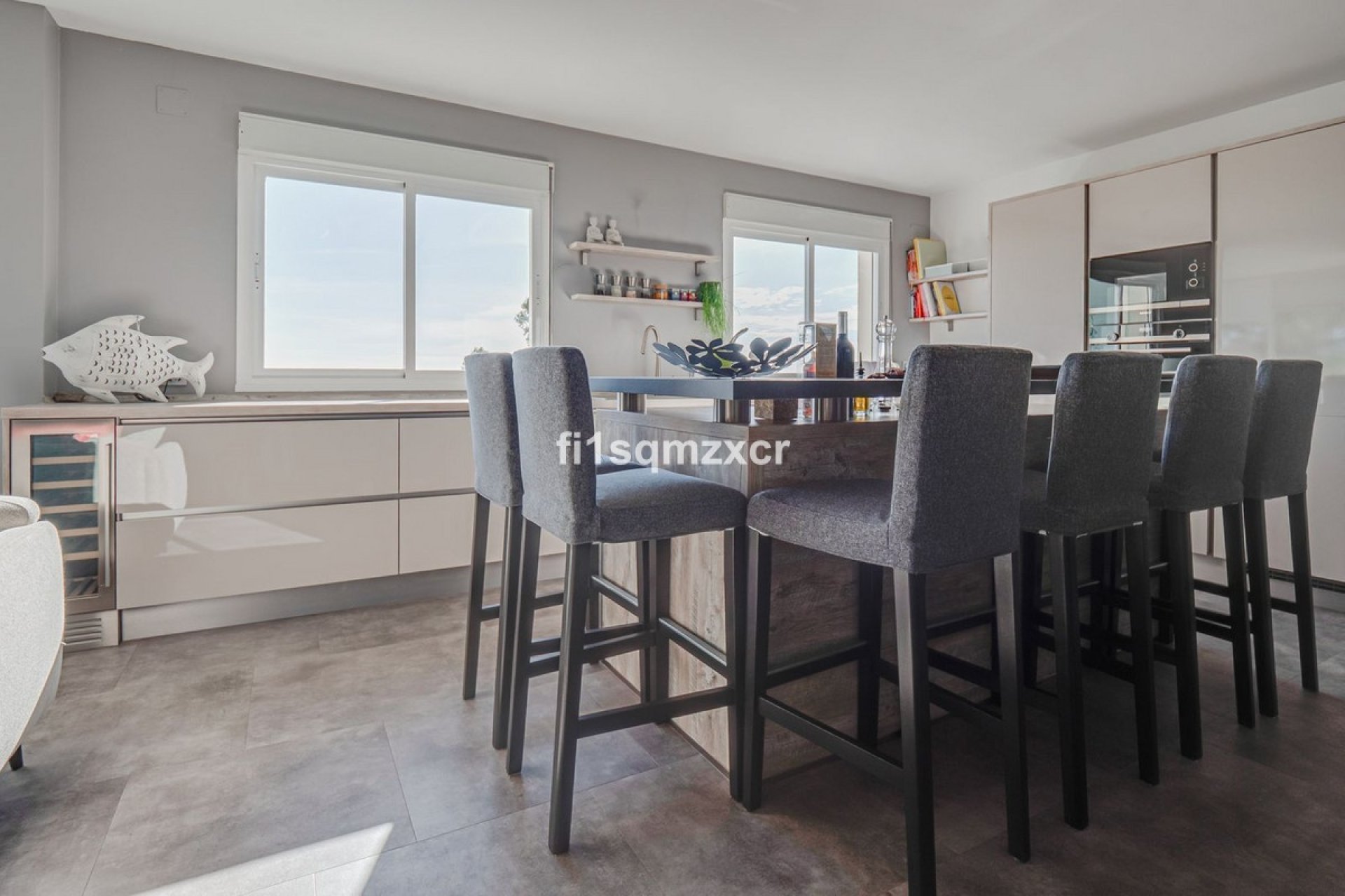 Resale - apartment - Marbella - Costabella