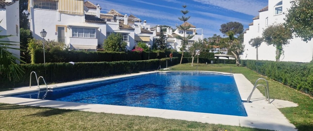 Resale - apartment - Marbella - Costabella