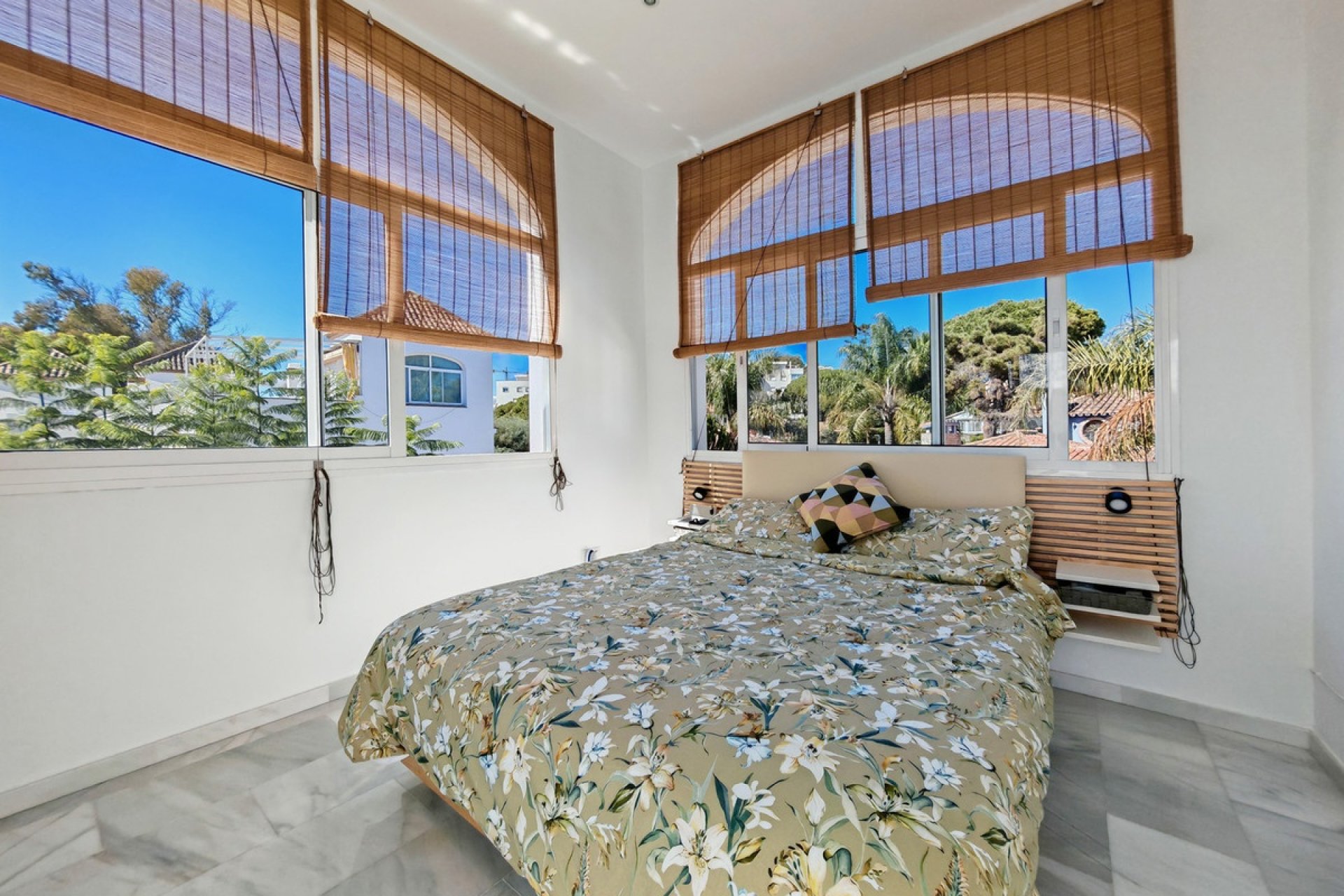 Resale - apartment - Marbella - Costabella