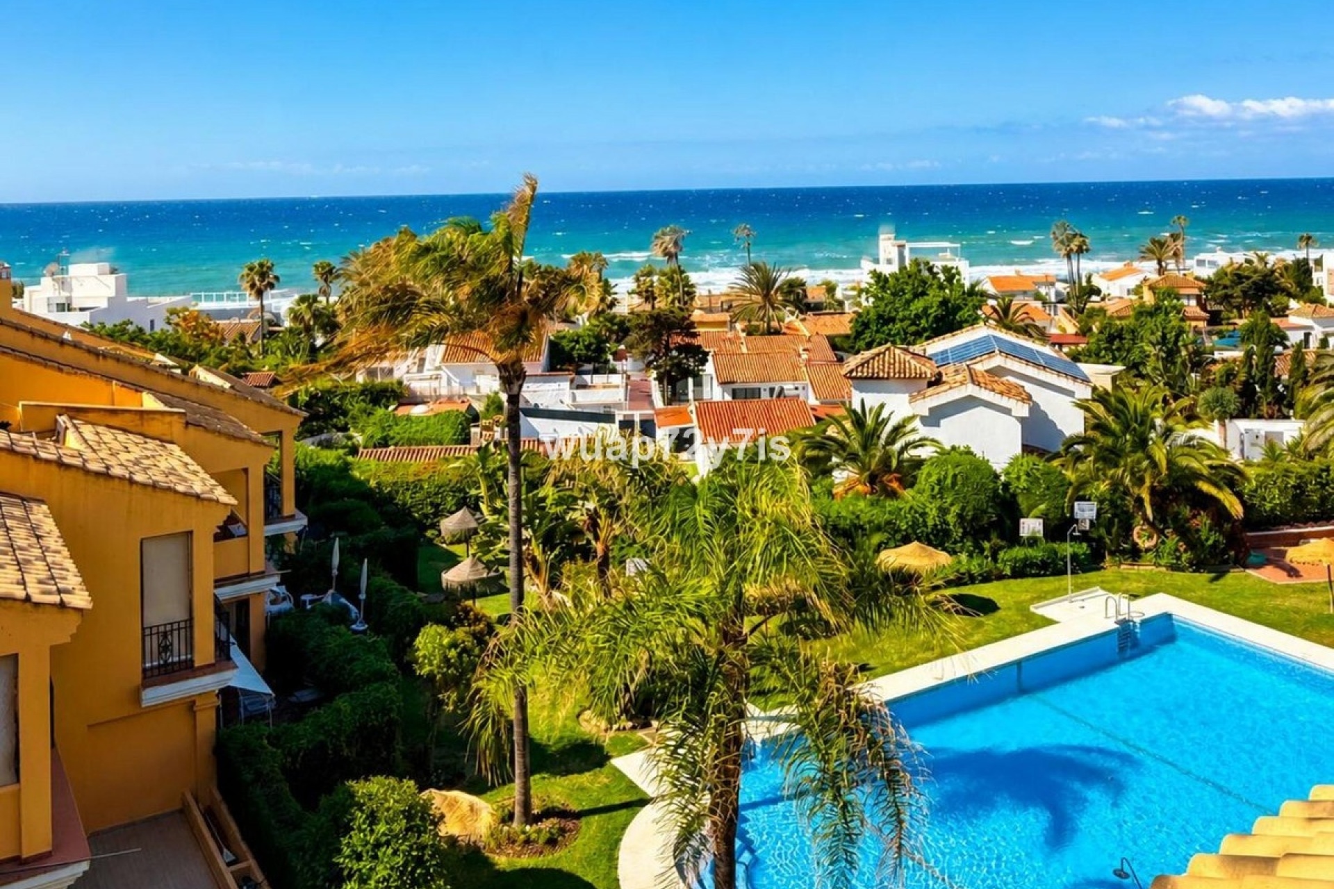 Resale - apartment - Marbella - Costabella