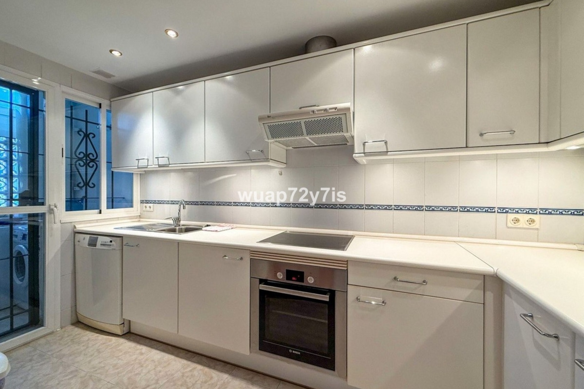 Resale - apartment - Marbella - Costabella