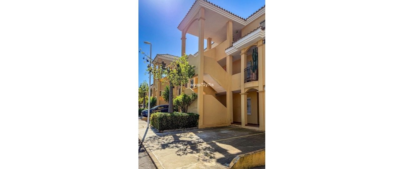 Resale - apartment - Marbella - Costabella