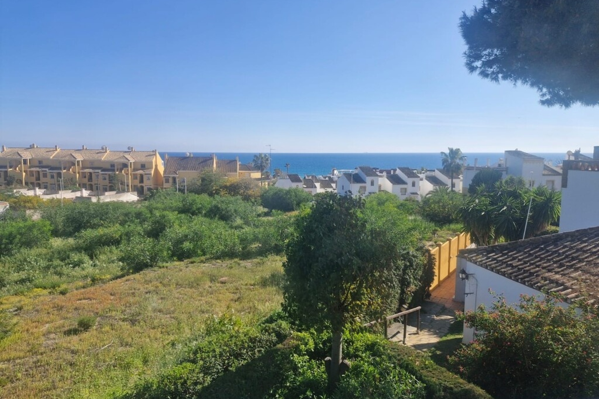 Resale - apartment - Marbella - Costabella