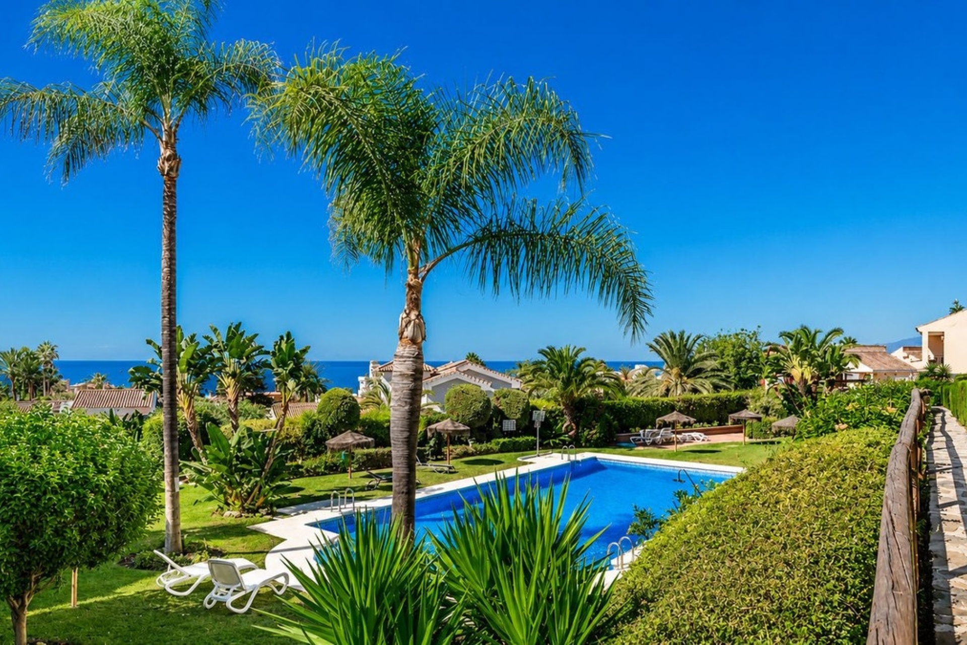Resale - apartment - Marbella - Costabella