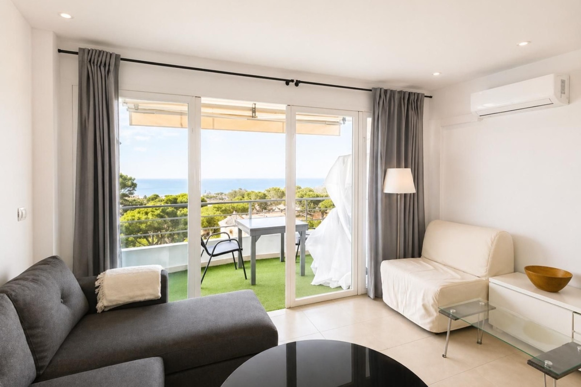 Resale - apartment - Marbella - Costabella