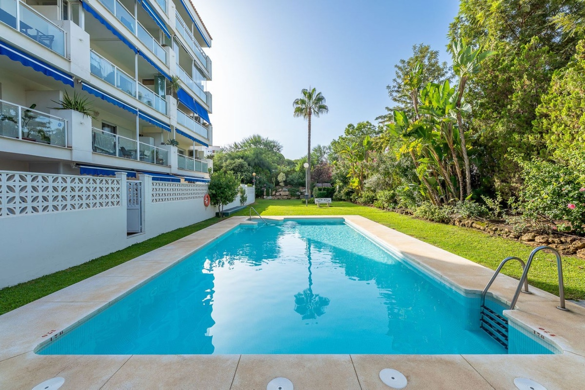 Resale - apartment - Marbella - El Rosario