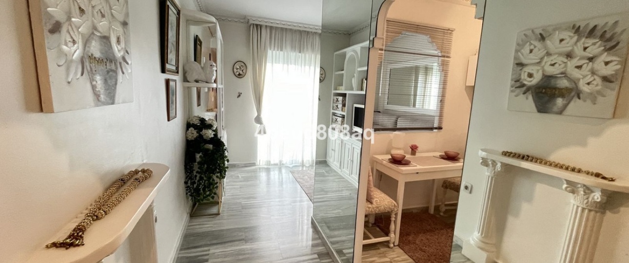 Resale - apartment - Marbella - El Rosario