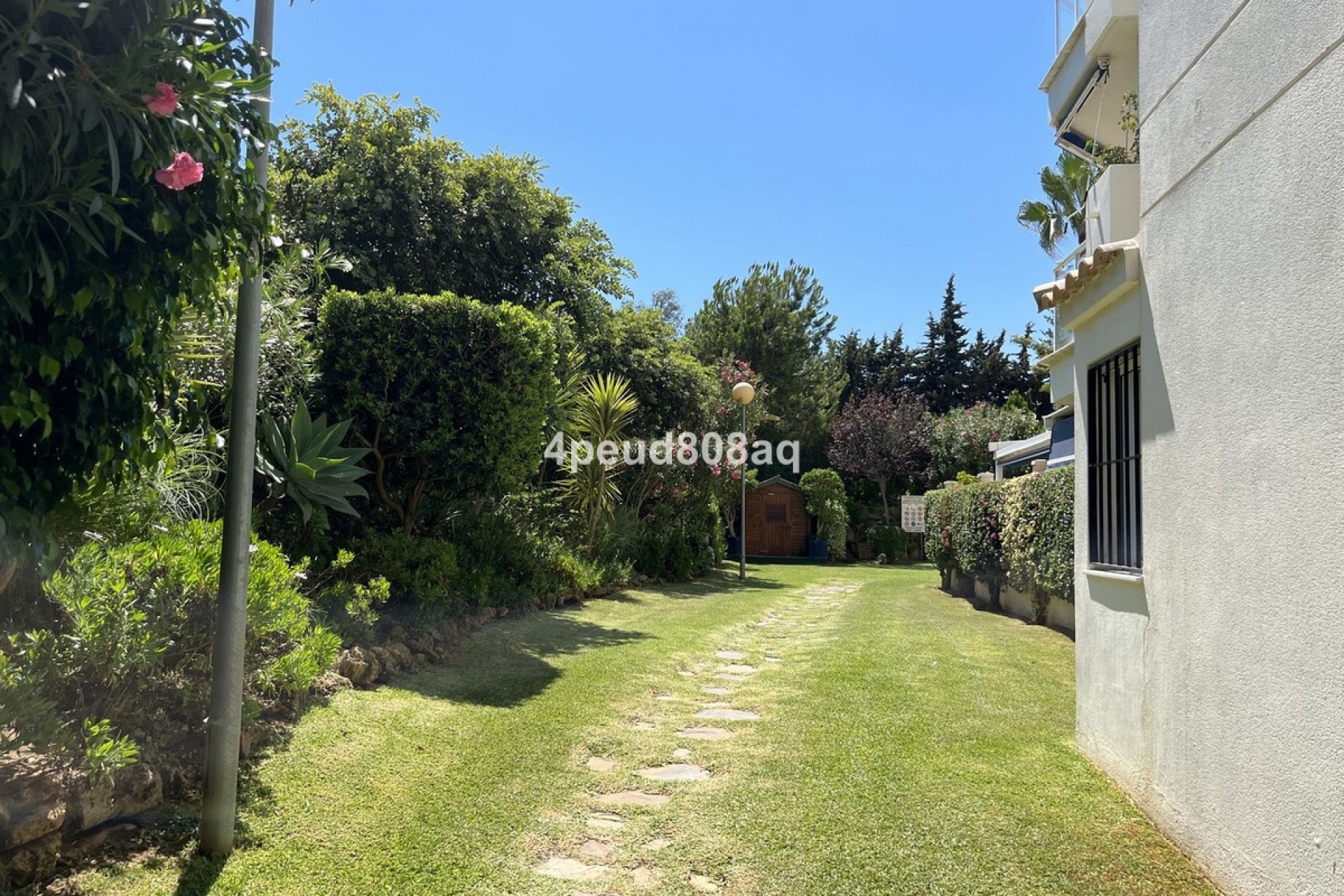 Resale - apartment - Marbella - El Rosario