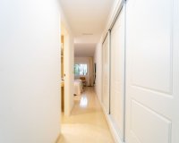 Resale - apartment - Marbella - Elviria