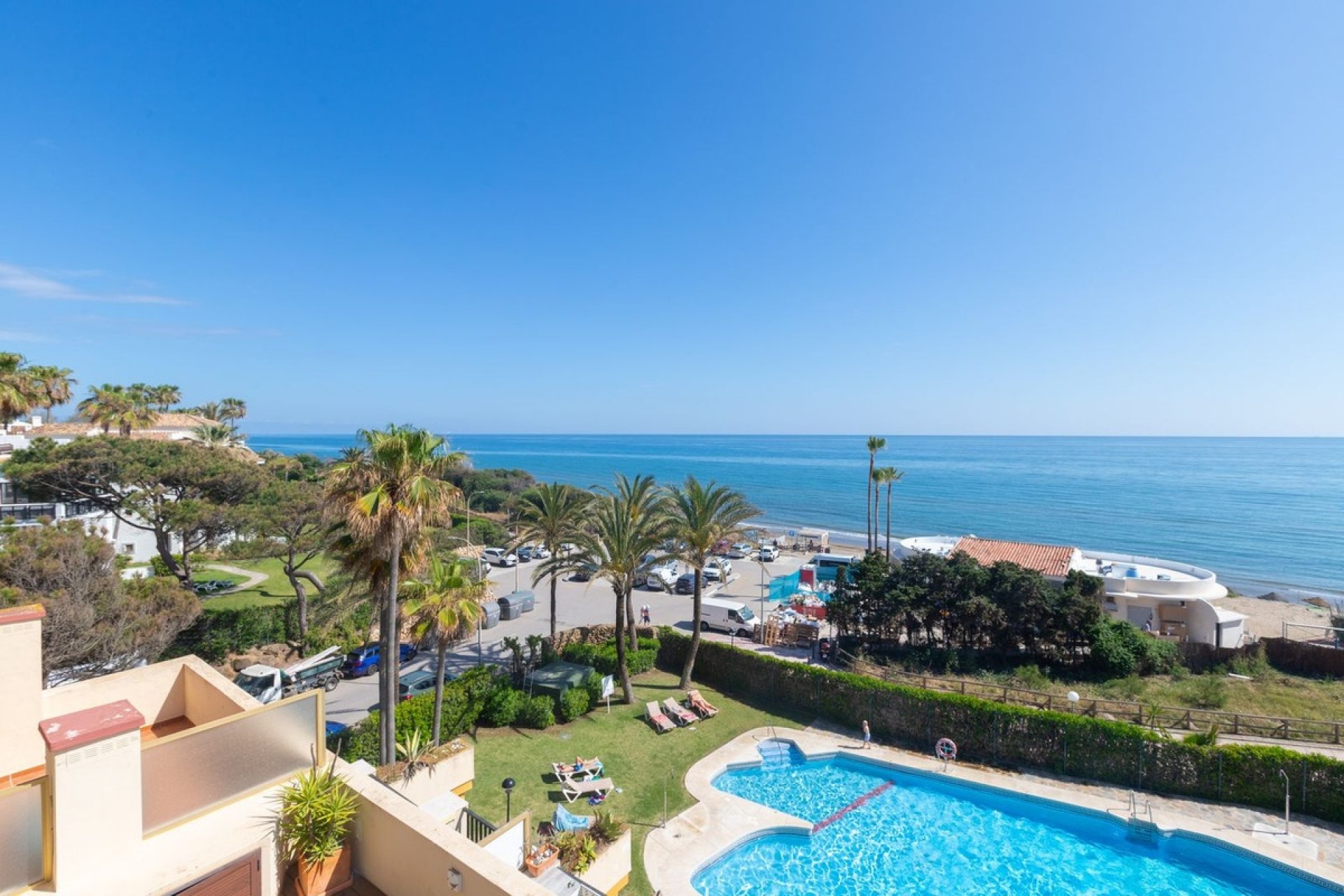 Resale - apartment - Marbella - Elviria