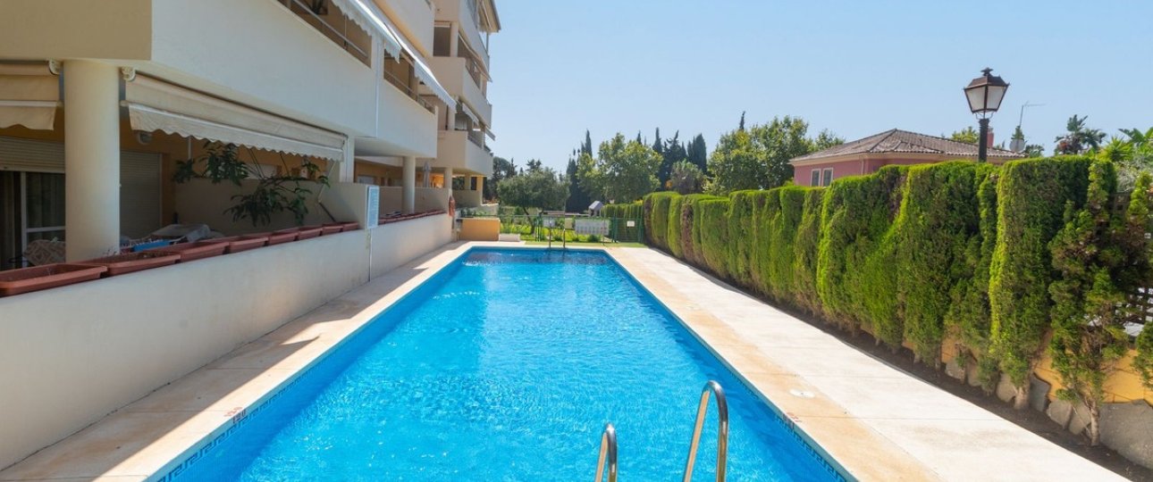 Resale - apartment - Marbella - Elviria