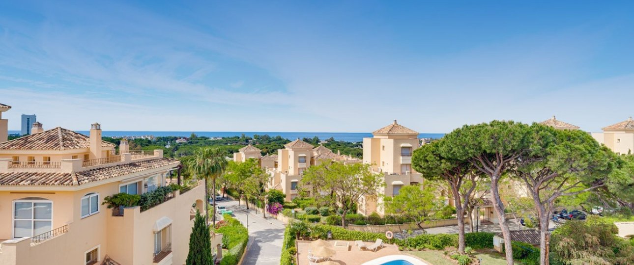 Resale - apartment - Marbella - Elviria