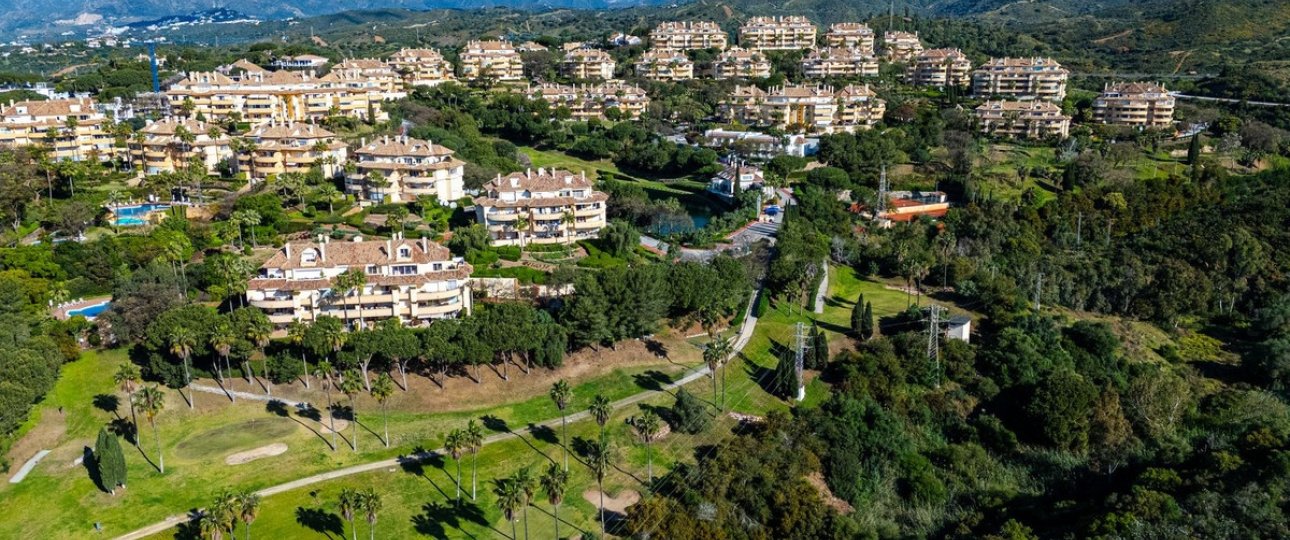 Resale - apartment - Marbella - Elviria