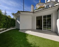 Resale - apartment - Marbella - Elviria